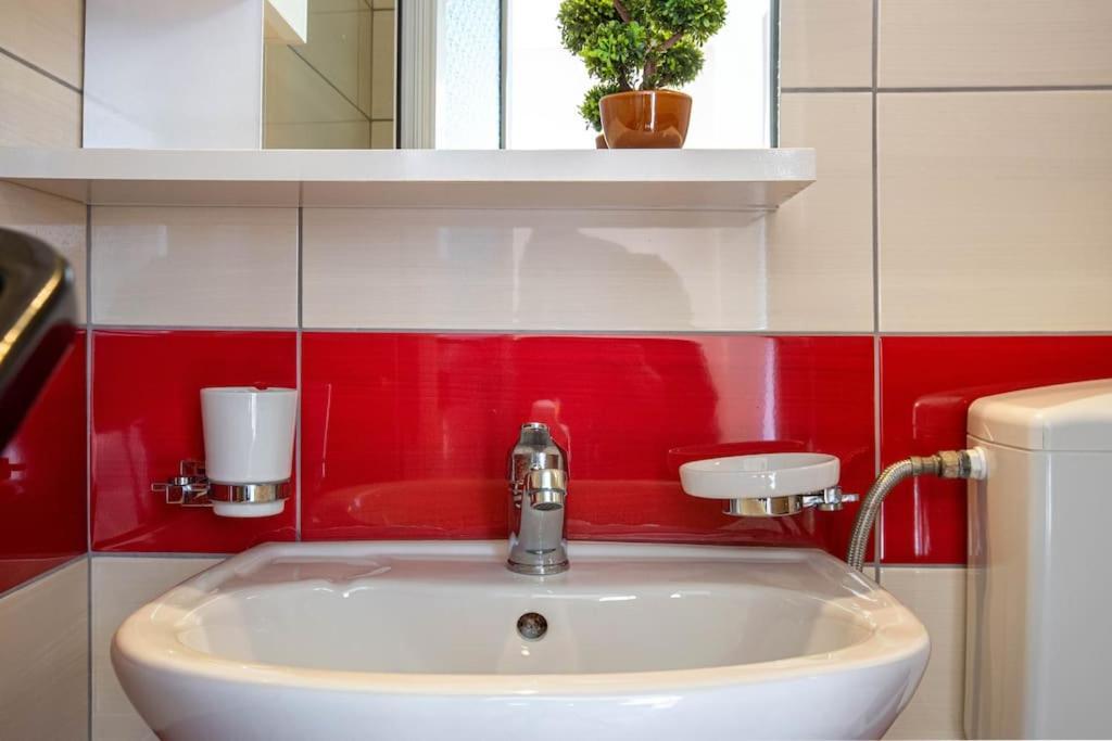 Potam'sea Bliss 1 - Front, Parking Apartamento