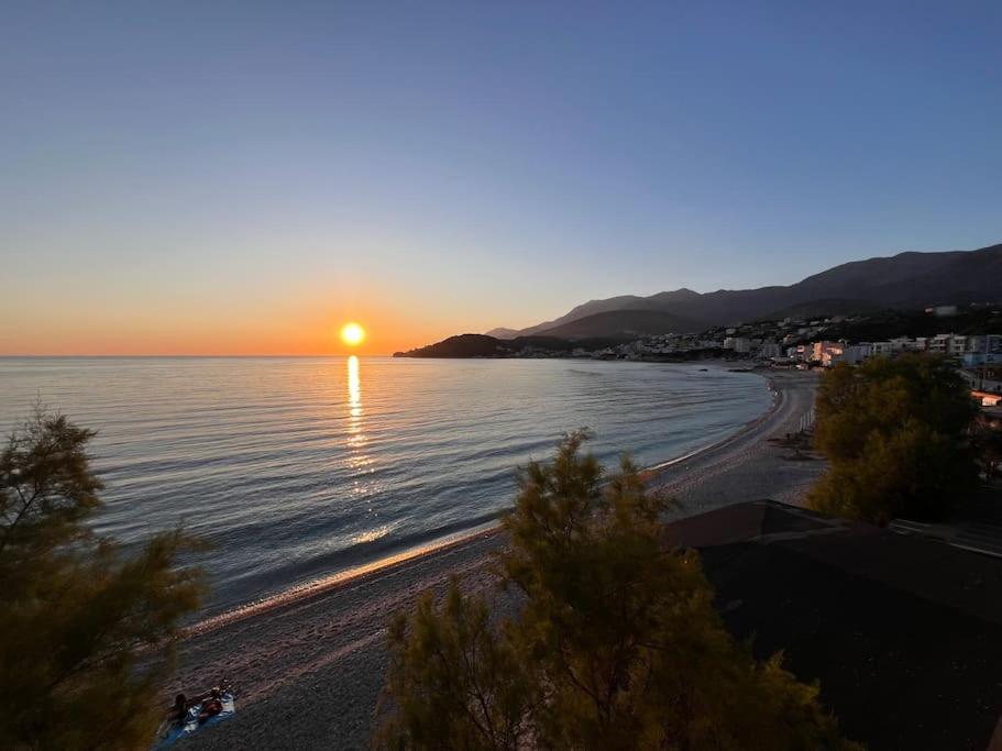 Potam'sea Bliss 1 - Front, Parking Himare